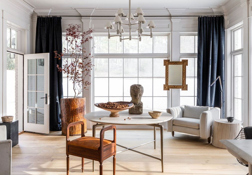 Light and elegant modern design of spacious Mississippi home